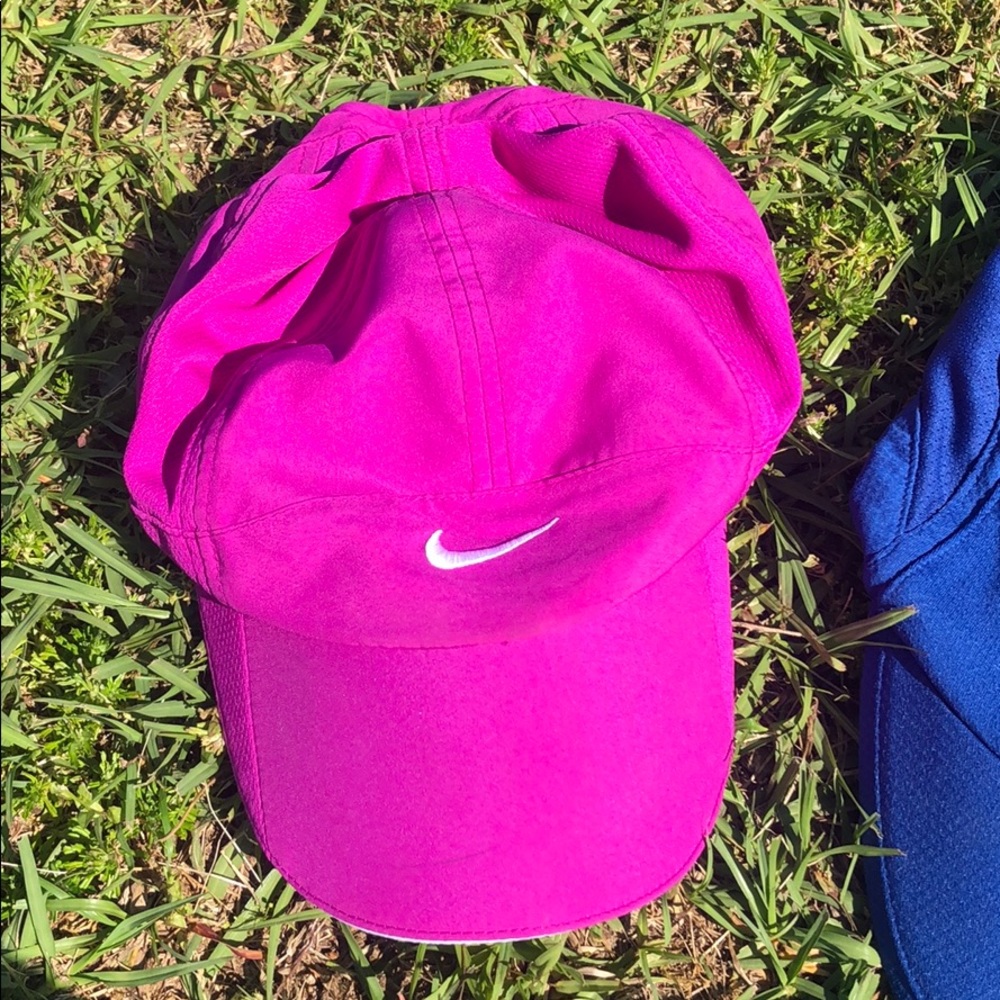 Nike hats & an under armour hat